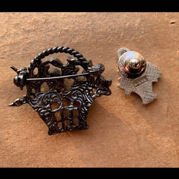 Vintage Set Of Two Metal Flower Basket
Brooches / Pins - Picture 4 of 4
